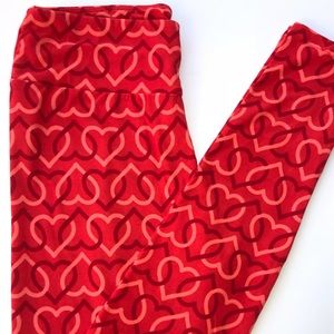 LuLaRoe OS Valentines leggings.